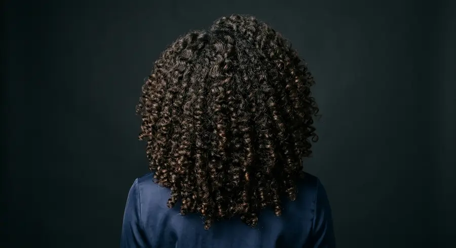 Lang haar met gedefinieerde natuurlijke krullen
